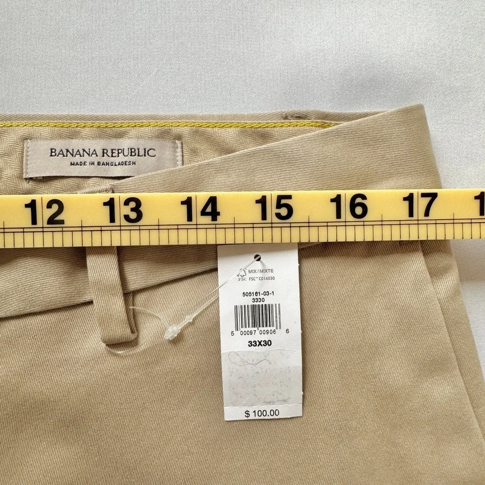 NWT‎ Banana Republic Straight Fit Khaki Pants Mens 33x30 Water Repellent Classic